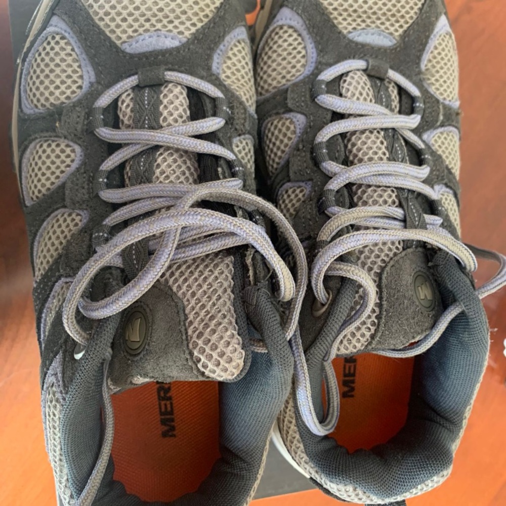Merrell women hiking shoes size 6
